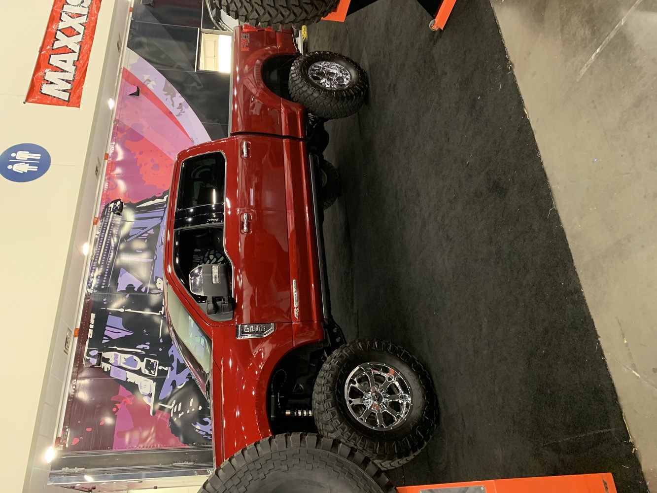 33D9C451-6E3A-40B8-8436-0A9757635D0E