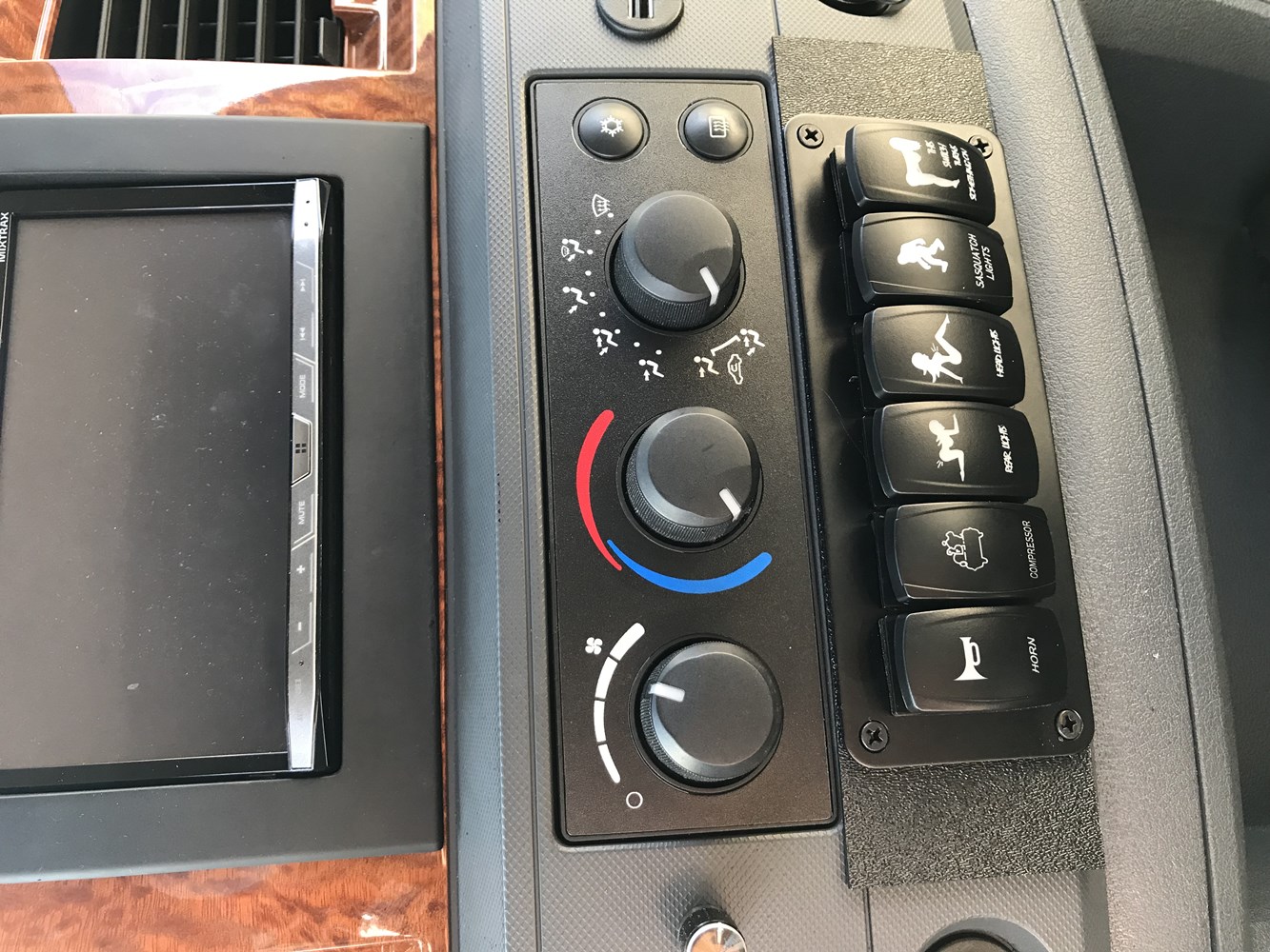 C6FFD39A-EE59-4388-871B-F33EE1B940B3