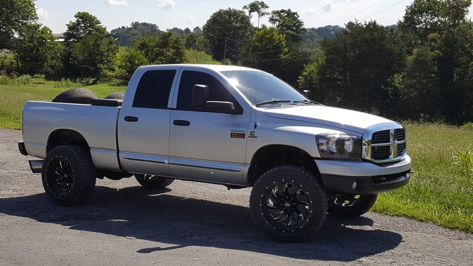 received_2351699111737911